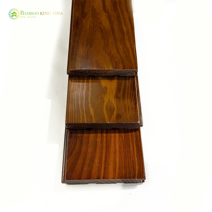 sàn gỗ thông trong nhà