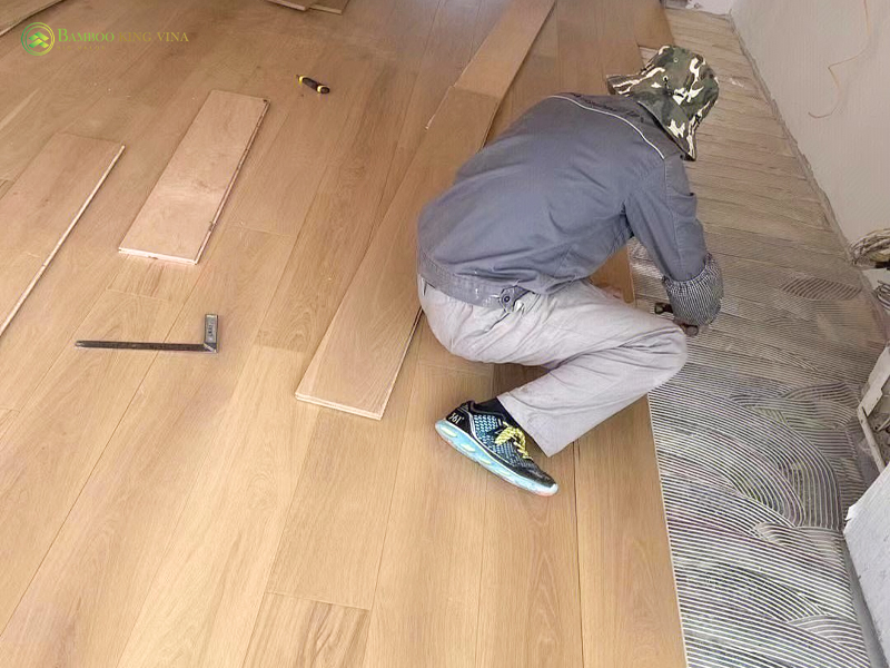 Sàn Gỗ Hybrid là gì: Lợi ích khi sử dụng Sàn Gỗ Hybrid 17 Tien Loi Va Linh Hoat Trong Thi Cong 1
