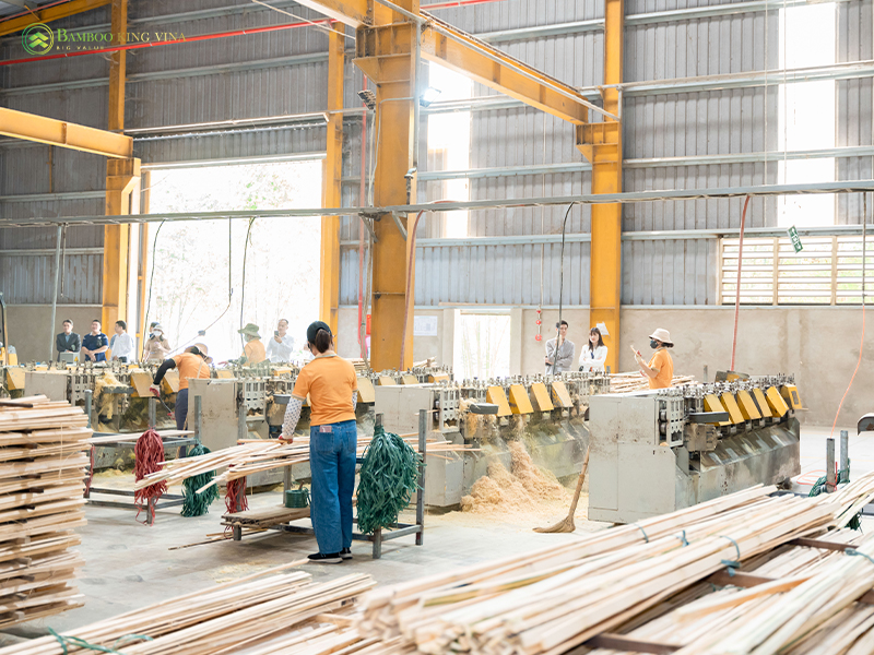 đối tác sản xuất dụng cụ nhà bếp